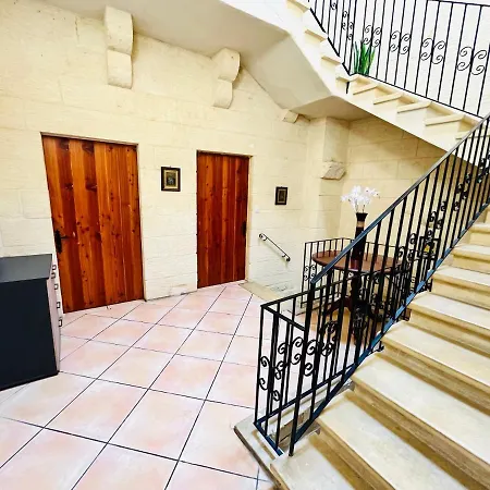 בית נופש Ta' Karmnu Farmhouse