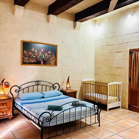 בית נופש Ta' Karmnu Farmhouse Xagħra